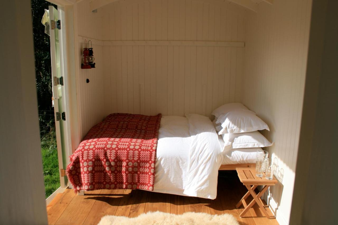 Snowdonia Shepherds' Huts คอนวี ภายนอก รูปภาพ